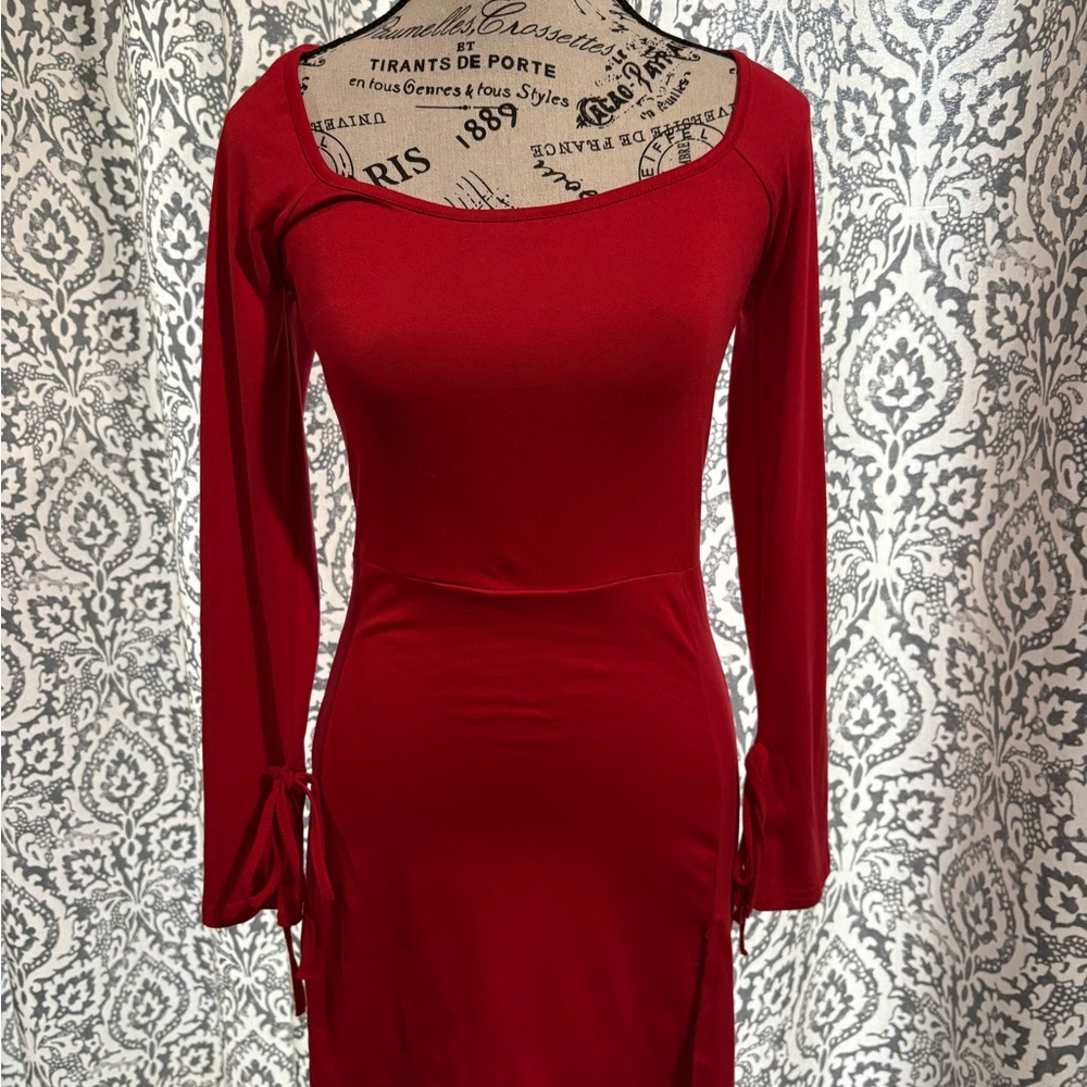 Elegant Red Long Sleeve Dress